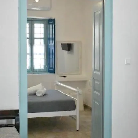 Buganvillas House * Pýrgos