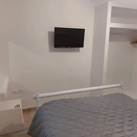 Buganvillas House * Pýrgos